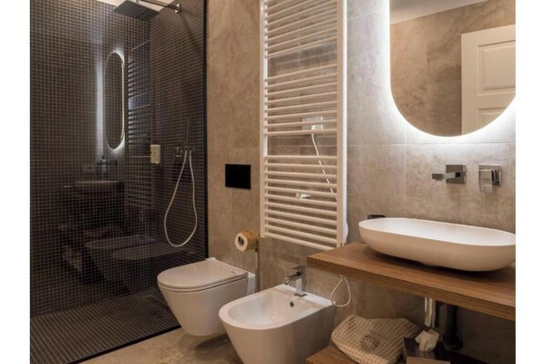 Bathroom - Vrbo Property (Toscana)