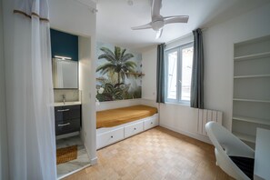 Iron/ironing board, WiFi, bed sheets - Vrbo Property (Montpellier)