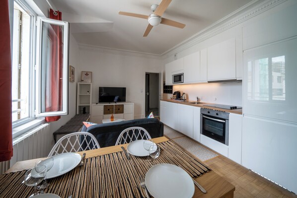 Interior - Cozy 3-bedroom, 3-bathroom apartment in the city center (Montpellier)