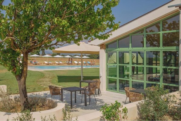 Outdoor dining - Vrbo Property (Toscana)