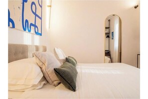Room - Vrbo Property (Toscana)