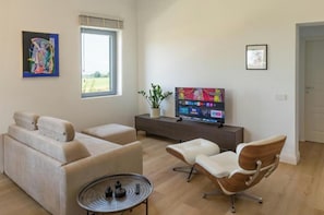 Living area - Tenuta Asmara Luxury Resort: Suite with Pool View (Toscana)