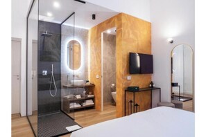 Room - Vrbo Property (Toscana)