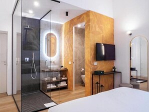 2 bedrooms, WiFi, bed sheets - Tenuta Asmara Luxury Resort: Executive Suite (Toscana)