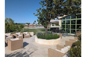 Outdoor dining - Vrbo Property (Toscana)