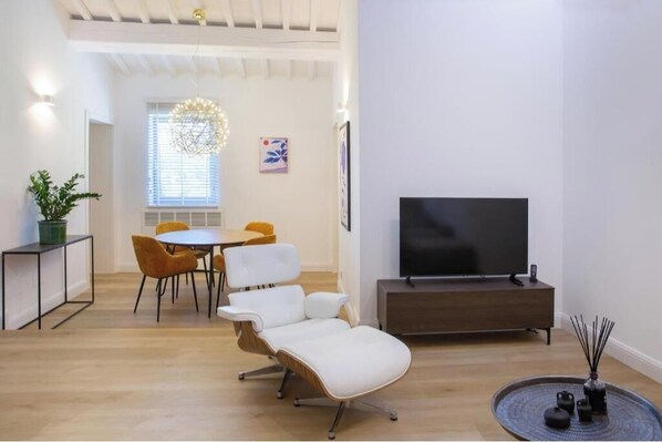 Living area - Vrbo Property (Toscana)