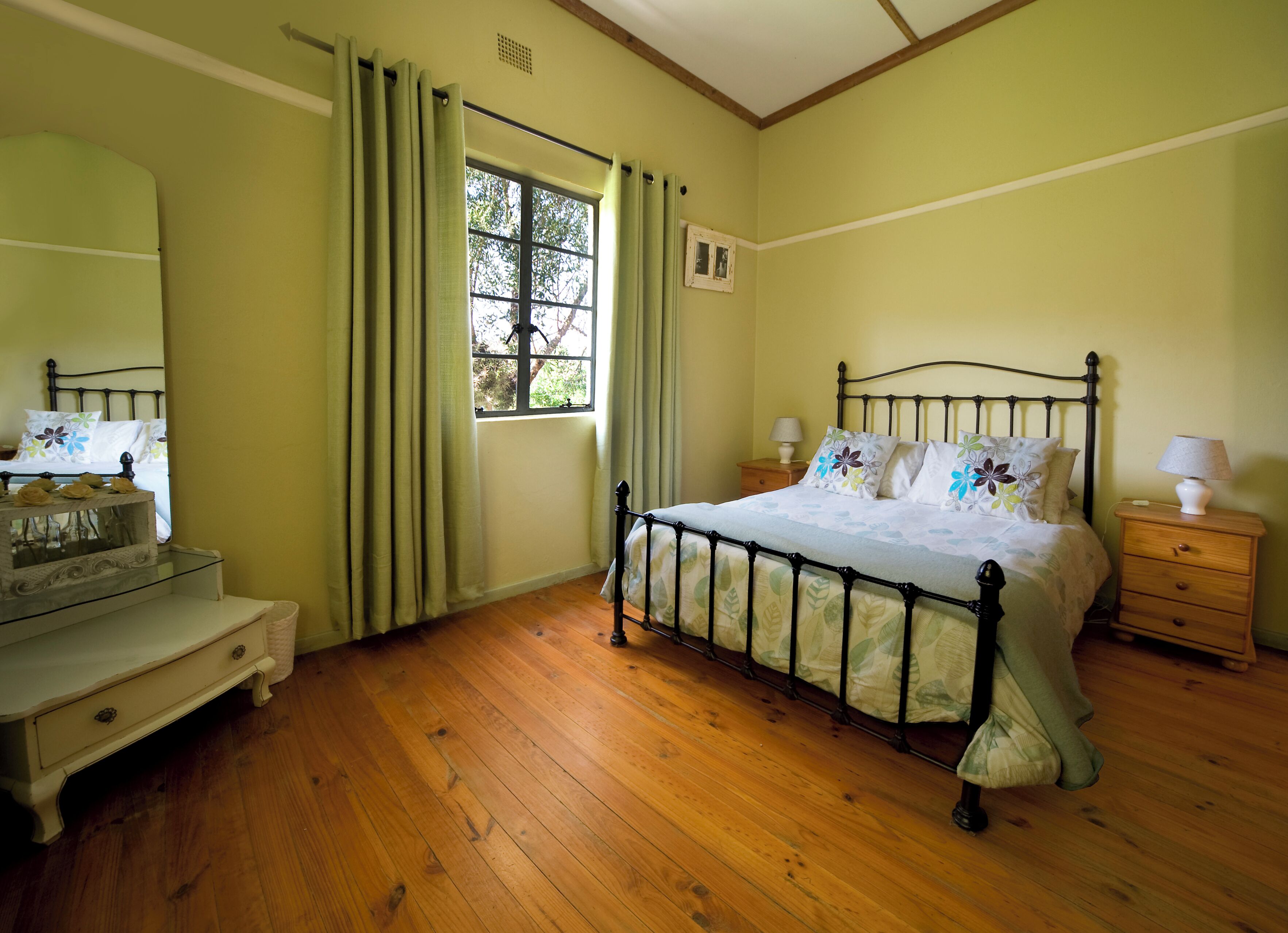 Casa familiar, balcón, vista al jardín | Wifi gratis 