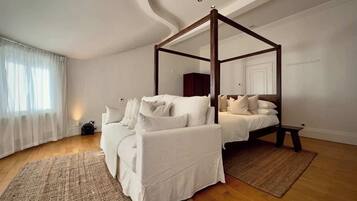 Desk, iron/ironing board, travel cot, WiFi
