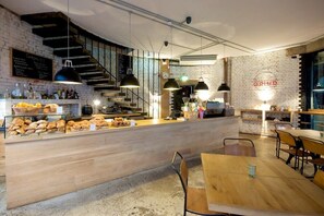 Dining - St. Lukes View, Old Street, by the Design Traveller (Greater London)