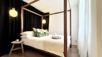 1 bedroom, desk, iron/ironing board, travel cot