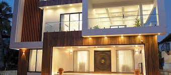 ELIVAAS Nedumbally 4 BHK Villa