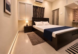 Deluxe-Doppelzimmer | Verdunkelungsvorhänge, kostenloses WLAN