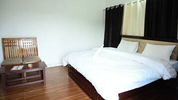 Deluxe Room Ground Floor | Desk, free WiFi, bed sheets