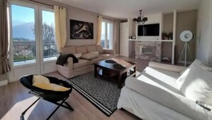 Unclassified image, 5 of 13, button - Furnished apartment, 76 m², 30 m² terrace, view of Belledonne (Saint-Vincent-de-Mercuze)