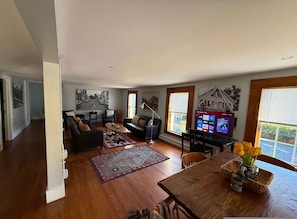 House | 2 bedrooms, Internet - 2BR Pet-friendly Walk to Cafes Trails Wineries (Rosendale)