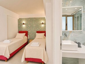 Bathroom - Athenian Muse Suites – VΙ by ΜΡS (Athina)