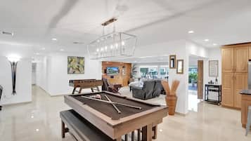 House | 4 bedrooms, Internet