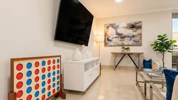 House | 6 bedrooms, Internet