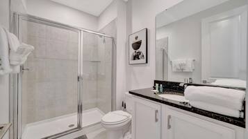 8 habitaciones y acceso a internet