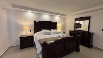 4 bedrooms, iron/ironing board, WiFi, bed sheets