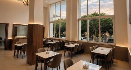 Hotel The Nature Regency