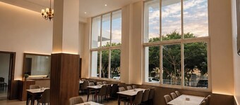 Hotel The Nature Regency
