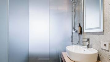 Standard-Doppelzimmer, Stadtblick | Badezimmer