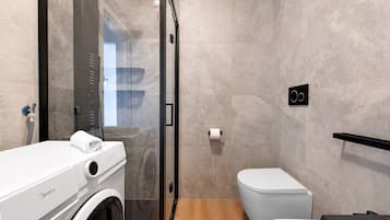 Douche, serviettes fournies