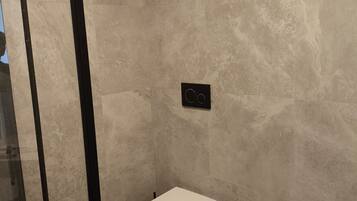 Shower, towels