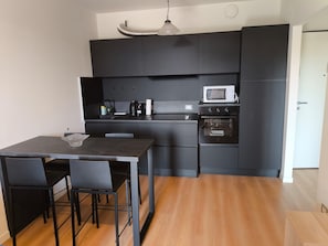 Kühlschrank, Ofen, Herdplatte, Geschirrspüler