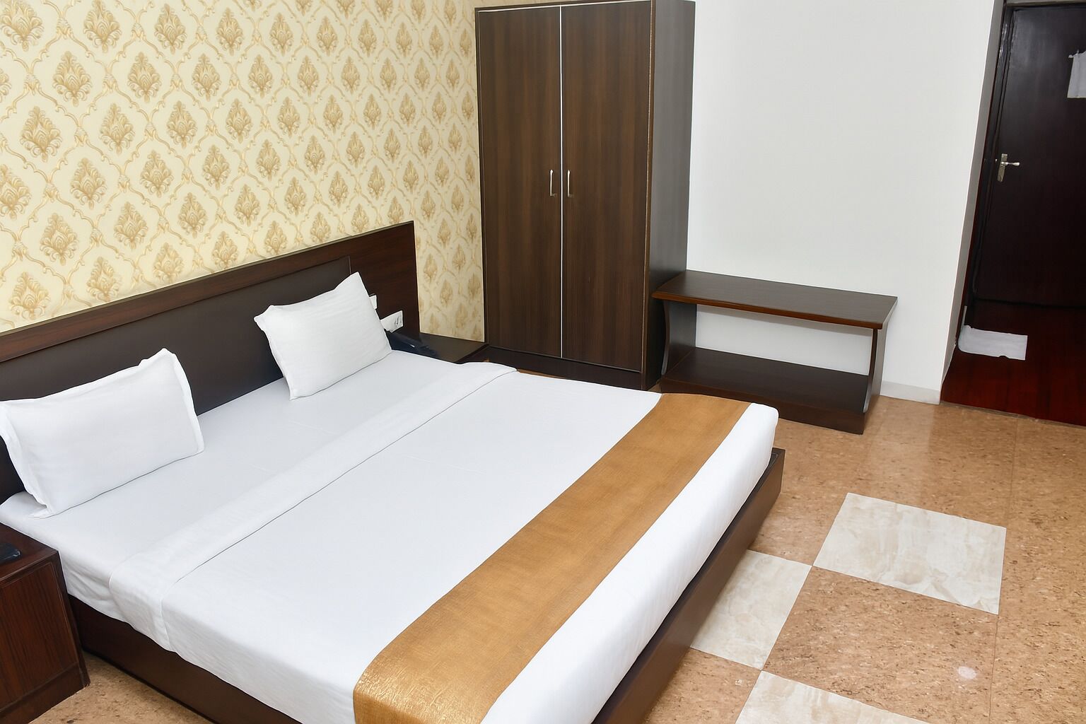 Kamar Deluks | Wi-Fi gratis