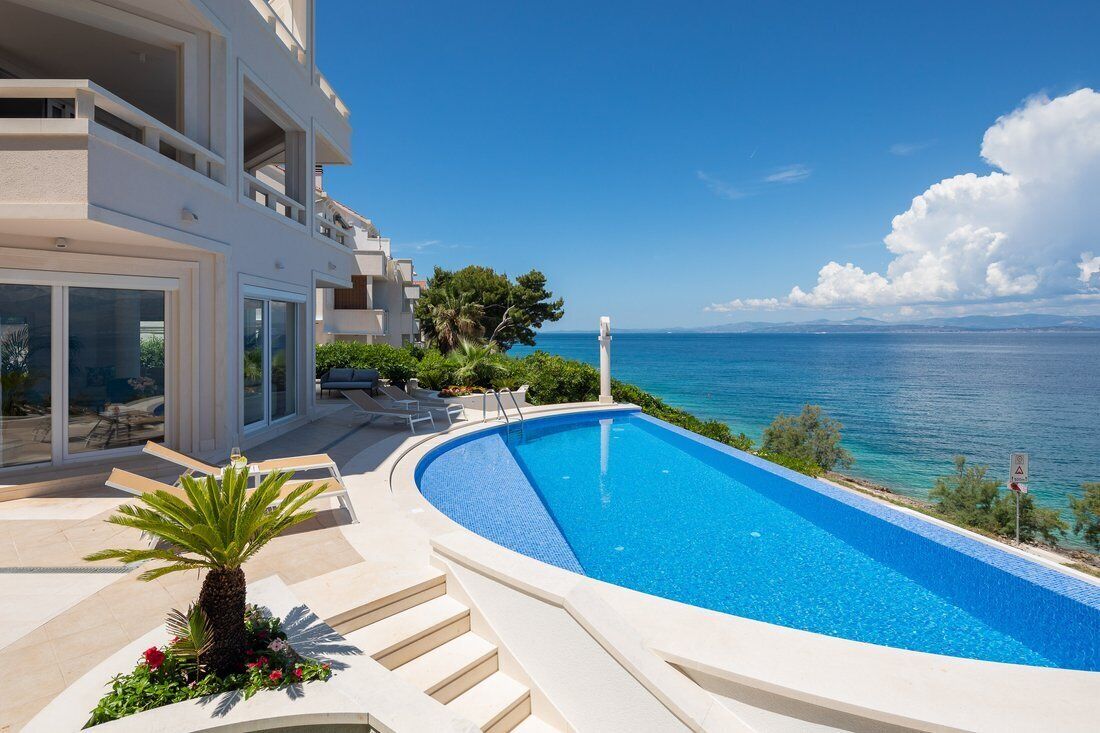Outdoor pool, pool loungers