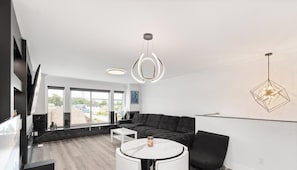 Smart TV, fireplace, offices