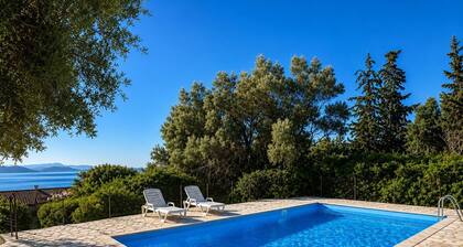 Ulysse77 - Ocean-View House with Pool & Garden