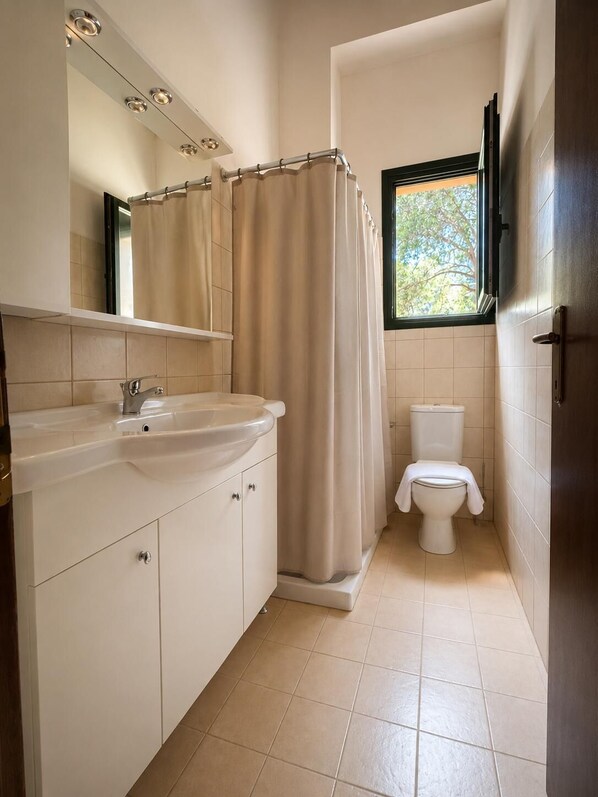 Bathroom - Vrbo Property (syvota)