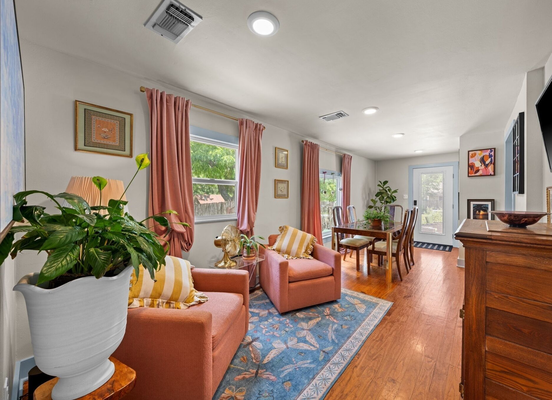Easy On Earl: Charming 3-bedroom House In Lovely Kerrville - Kerrville, TX