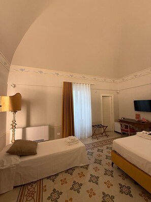 4 slaapkamers, een bureau, gratis wifi, beddengoed