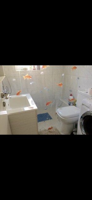 Bathroom - One room apartment (Papagos)