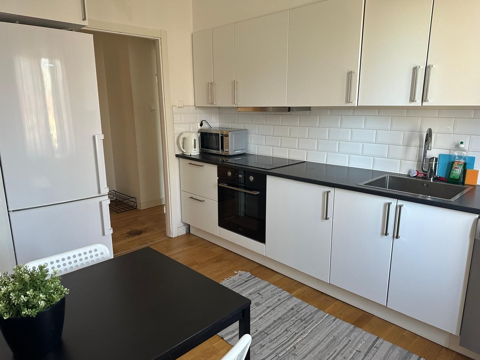 Classic-Apartment | Eigene Küche | Mikrowelle, Ofen, Herdplatte, Kochgeschirr/Geschirr/Besteck