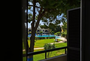 Interior - Apartment 'Hakuna Matata House' with Shared Pool, Wi-Fi and Air Conditioning (Portimão)
