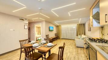 Deluxe Apartment | Living area