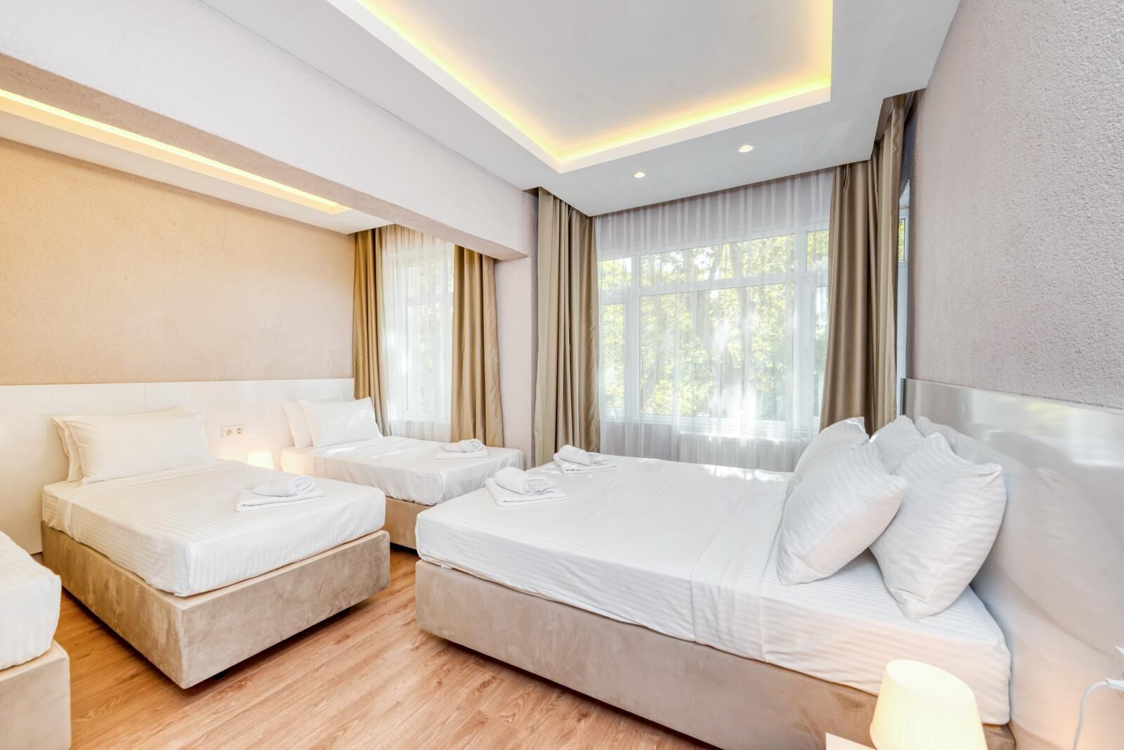 Luxury Apartment | Blackout curtains, soundproofing, iron/ironing board, free WiFi
