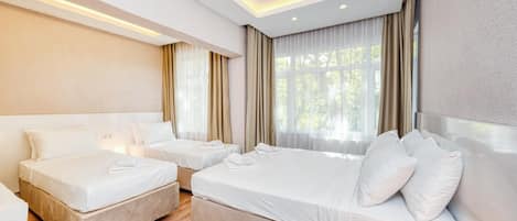 Departamento de lujo | Cortinas blackout, insonorización y tabla de planchar con plancha