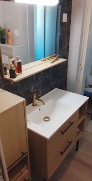 Bathroom - Maison de vacances pour 6 personnes à 100 m de la plage (Saint-Georges-de-Didonne)