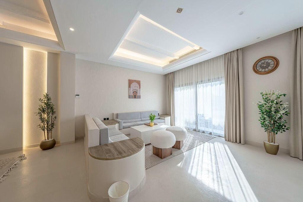 Comfort Villa, 4 Bedrooms, Poolside | Interior