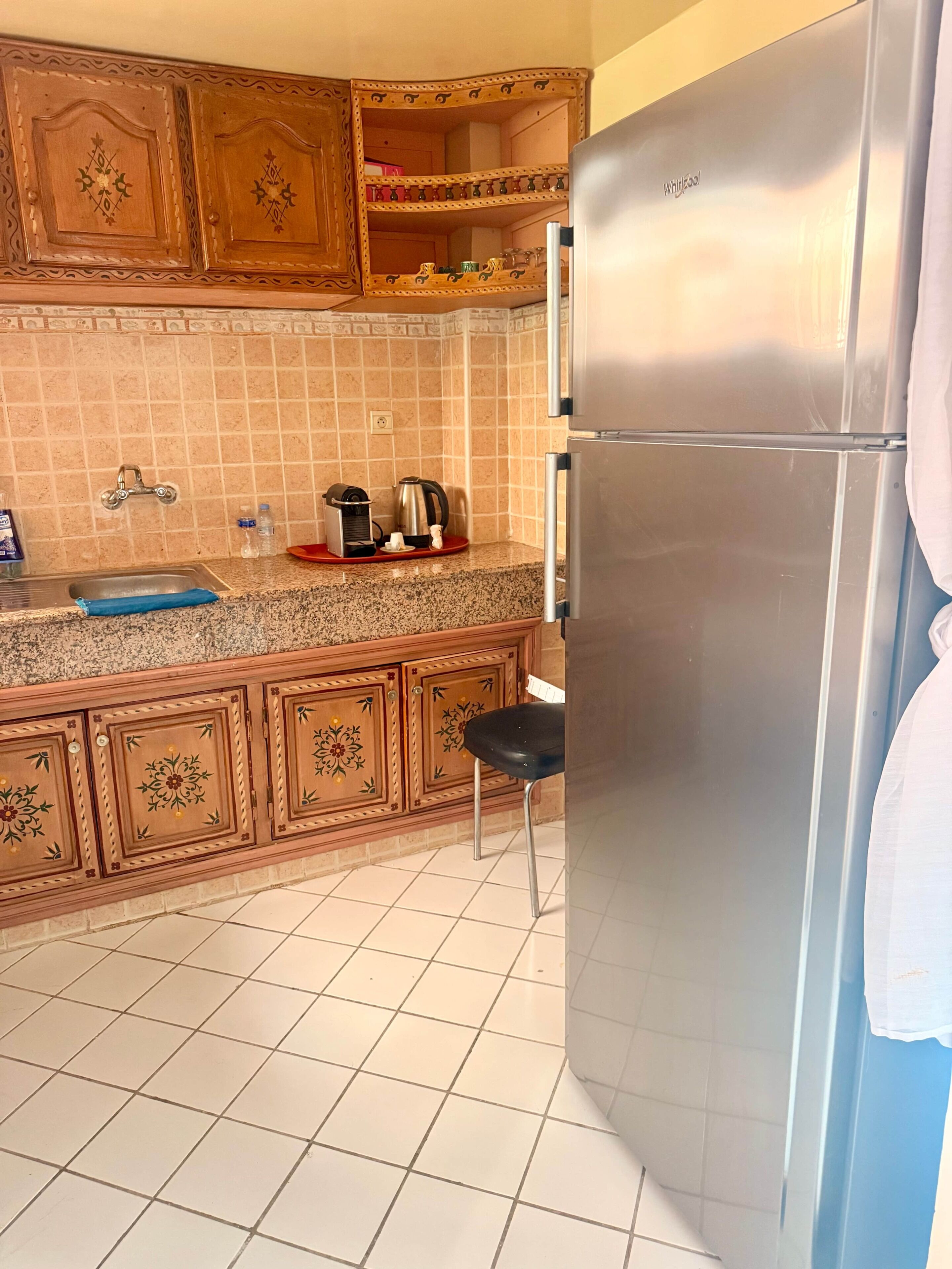Cafetera/tetera, refrigerador, microondas, horno
