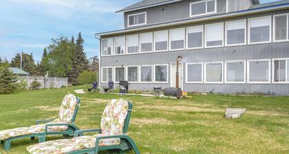 6 Mi to Kenai Beach! Cozy Ocean-view Escape