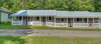 Walk to Schroon Lake! Studio w/ Shared Fire Pit