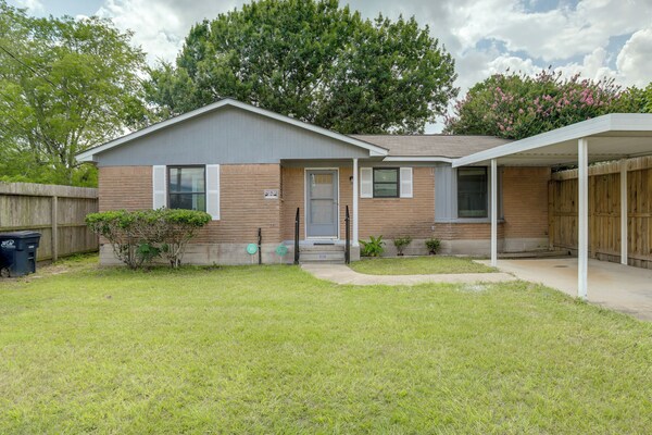 Suburban Sanctuary: Magnolia Home W/ Backyard! - Magnolia, TX