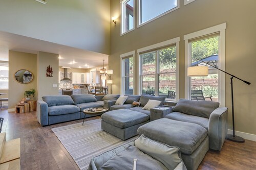 Spacious Glenwood Springs Getaway w/ Game Room!